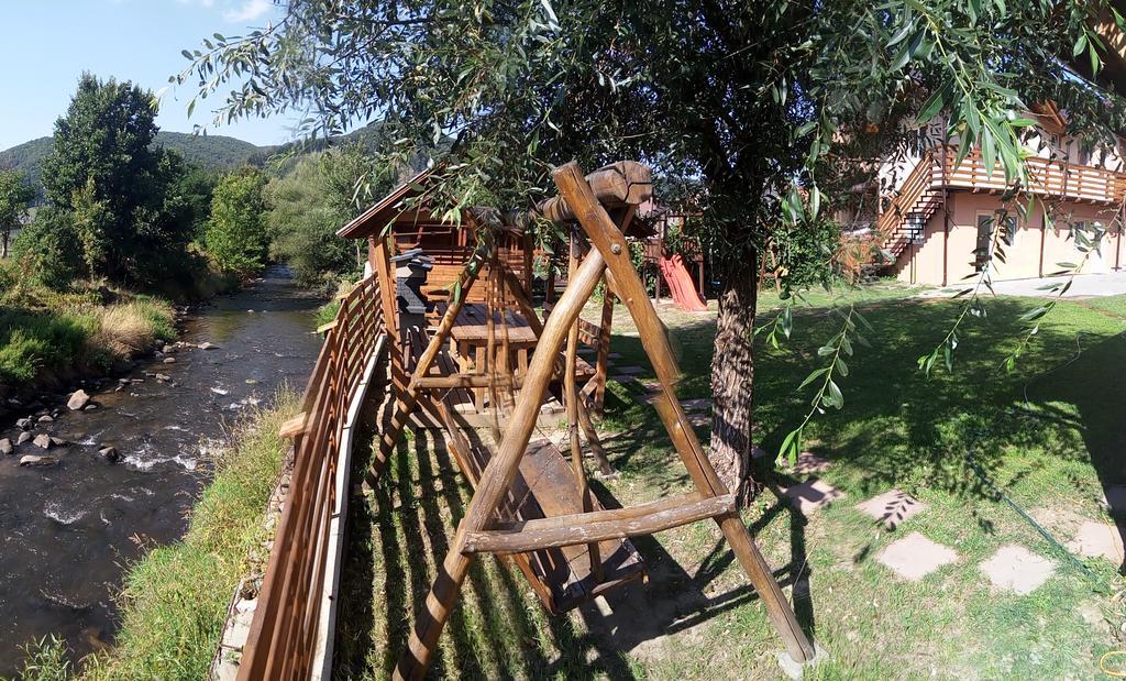 Kovacs Guesthouse เปรอิด ภายนอก รูปภาพ