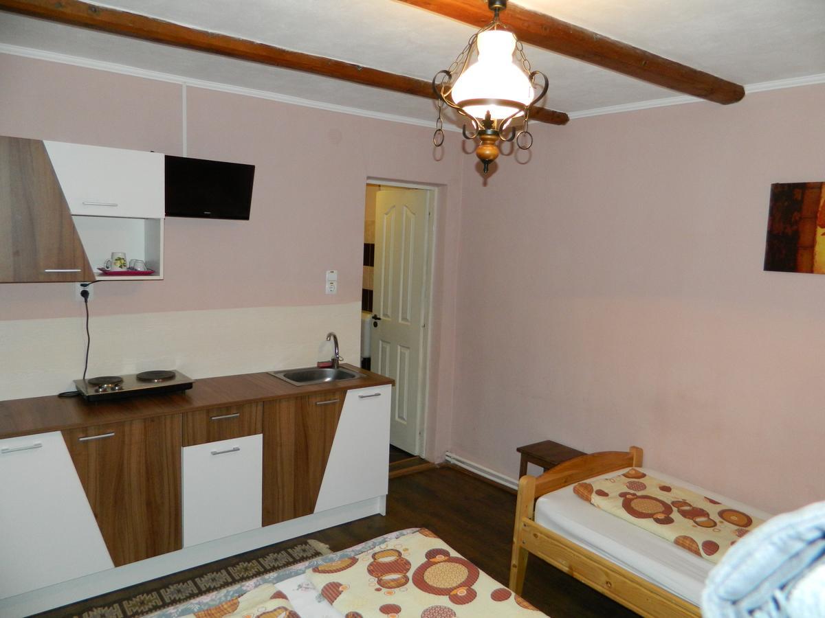 Kovacs Guesthouse เปรอิด ภายนอก รูปภาพ