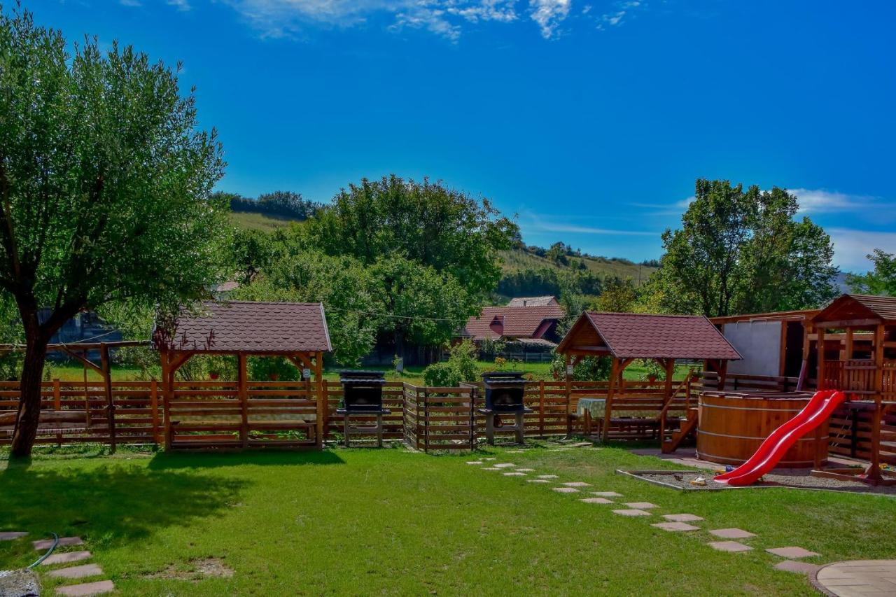 Kovacs Guesthouse เปรอิด ภายนอก รูปภาพ