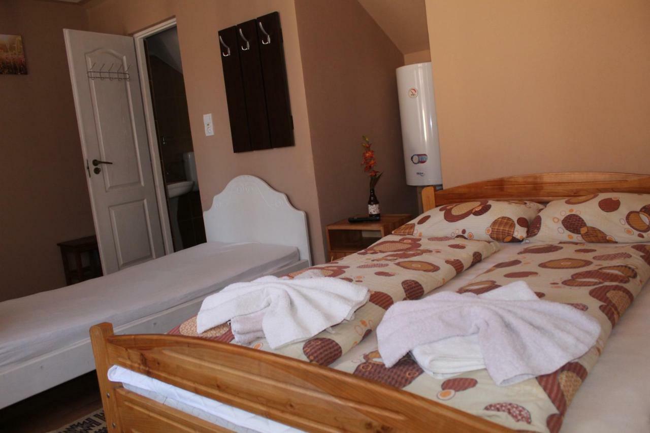 Kovacs Guesthouse เปรอิด ภายนอก รูปภาพ