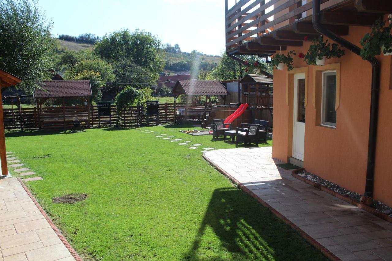 Kovacs Guesthouse เปรอิด ภายนอก รูปภาพ